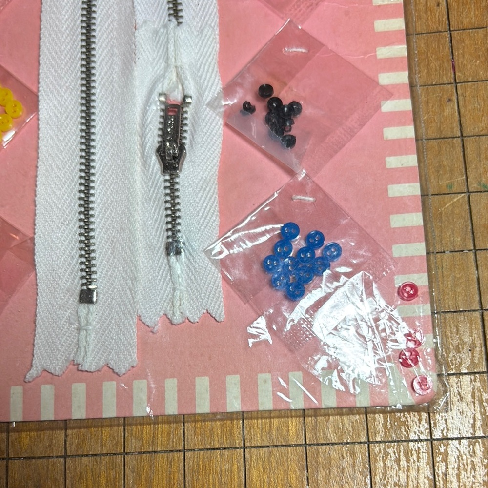 Mattel 1963 Barbie and Midge Fashion Accessories Silver Zippers Buttons 8”x5.75” - Picture 13 of 17